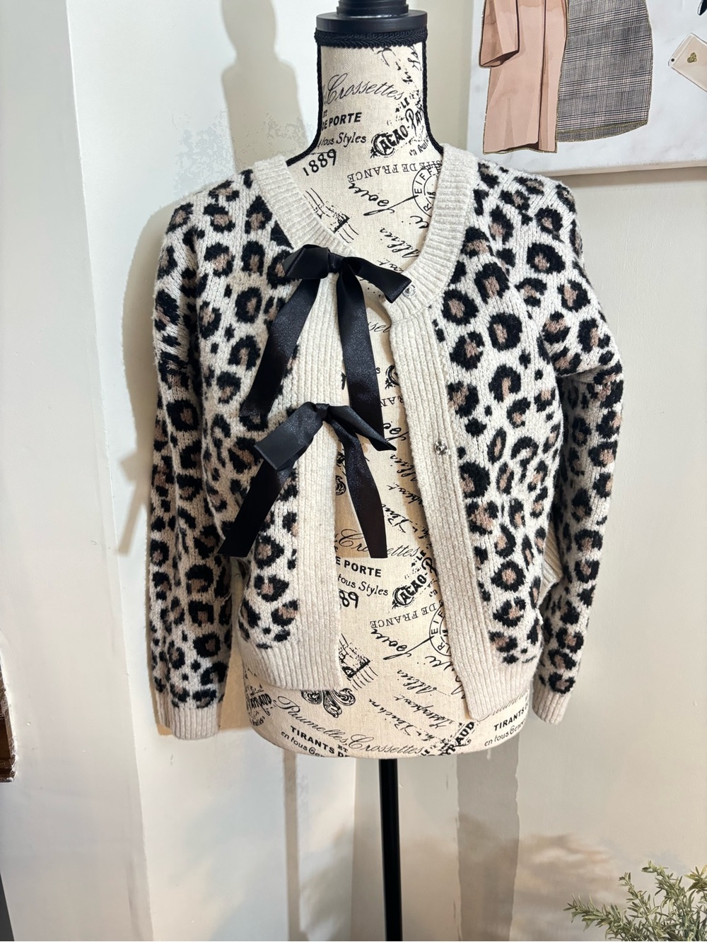 Leopard Print Ribbon-Tie Cardigan Sweater - Cream/Black